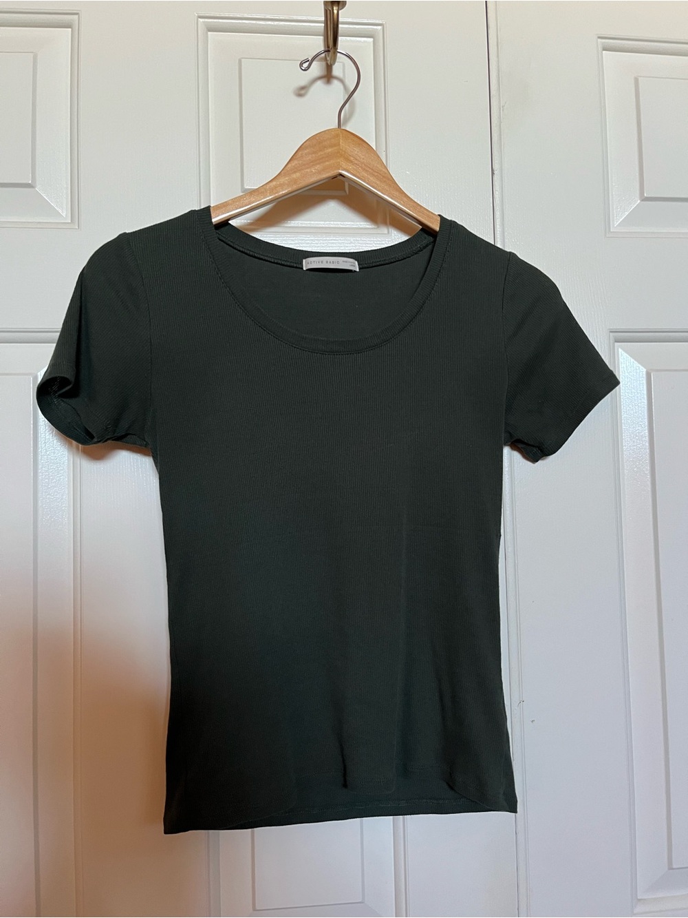 Women’s Scoop Neck Top